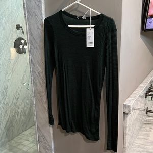 Closed long sleeved Tee